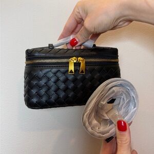Elegant Black Woven Women's Bag